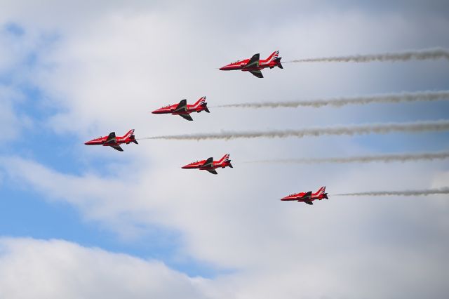 What an incredible sight, I walked up the Malvern Hills to take these and the Red Arrows didn’t disappoint!!

I took over 1000 photos in less than a minute of them flying over to end up with 4 finals 🤣📸