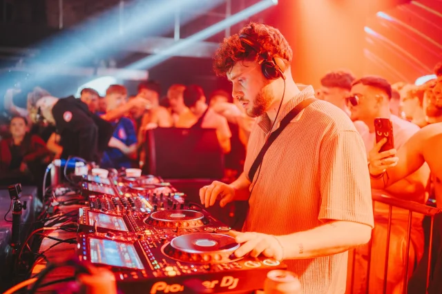 CK3, Motion Bristol 🔥

@crowdcontrol360