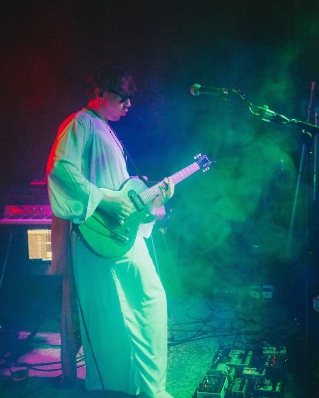 @mondayclubofficial turning water into wine @thejamfac 🍷🎸