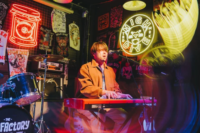 Bit of a throwback to @high_dive_apparel’s 8th Birthday Bash at @thejamfac - such a great night with some incredible bands & artists! 🎹🎸🥁