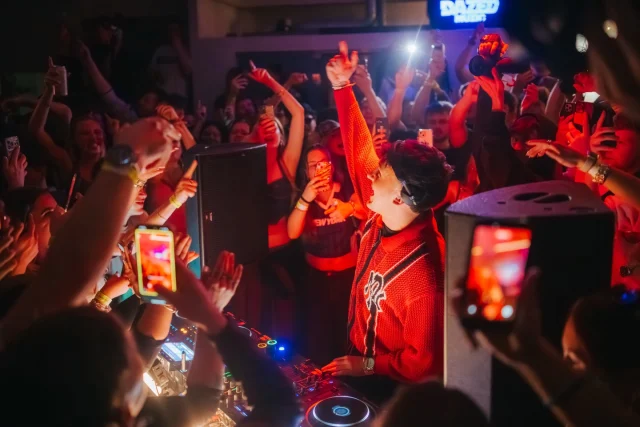 Couple of my favourite shots from @kmotionzuk’s Redline Album popup party in a Bristol penthouse 🏡💨